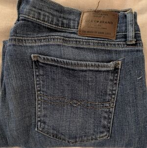 Women's Lucky Dark Blue Jeans. Size 12/31 Ankle.